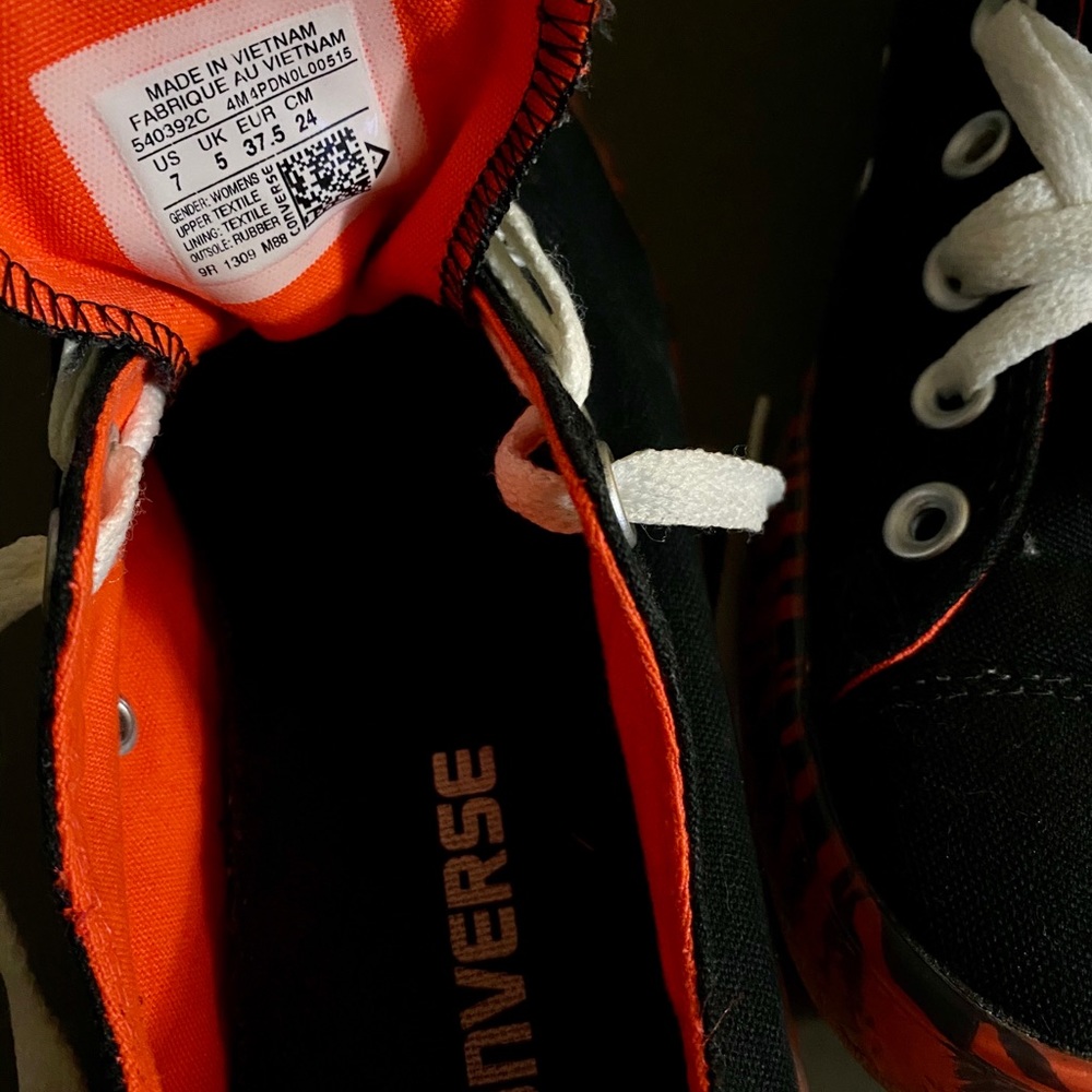 🔥Like NEW Converse🔥 - Picture 2 of 6